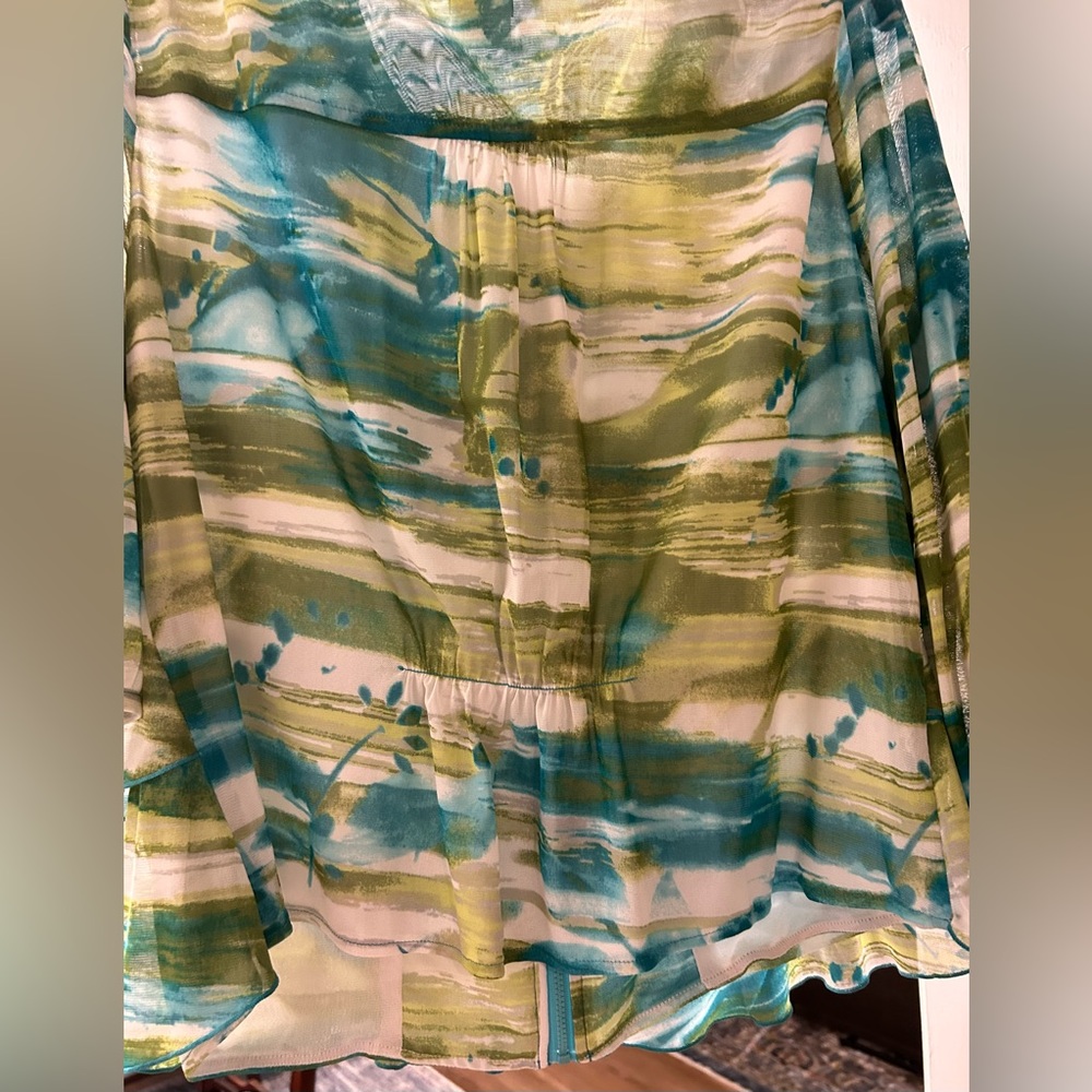 Beautiful spring and summer jacket zips in the front